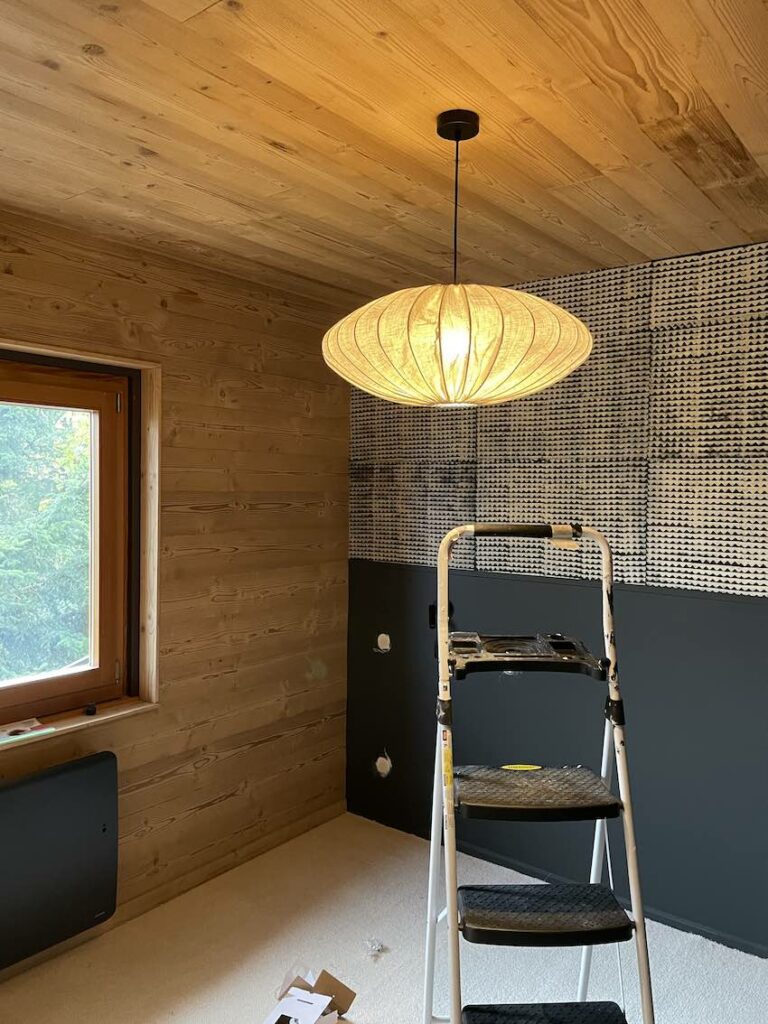 Une chambre rénové par un architecte intérieur spécialisé chalet