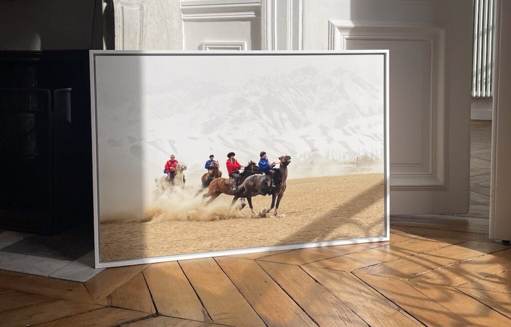 photographie de désert aux tons ocre et sable.