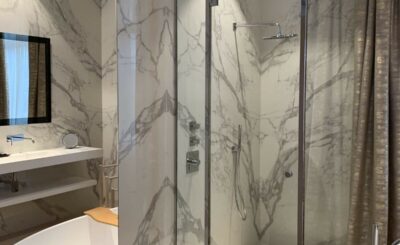 Le carrelage grand format : design épuré et effet de grandeur
