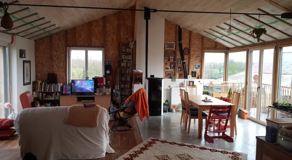 Maison ossature bois isolée en paille