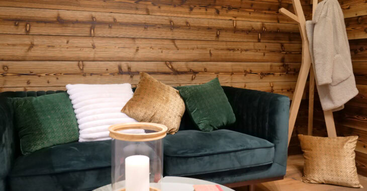 Exemple de bardage en bois vieillis.