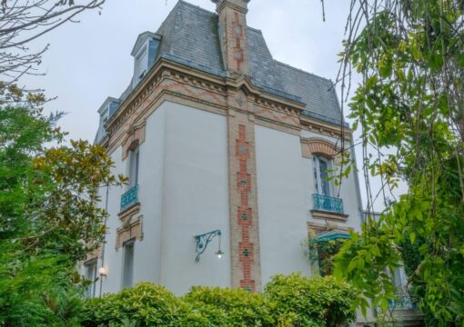 Rénovation énergétique et extension d’une meulière de plus de 300 m²
