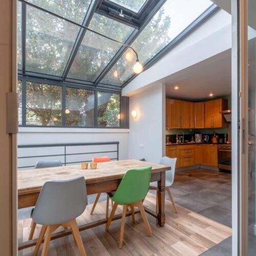 Rénovation énergétique et extension d’une meulière de plus de 300 m²