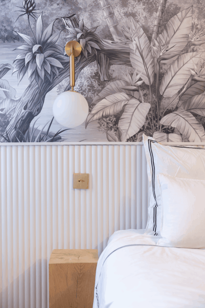 chambre rénovée moderne à Paris par Ynspir