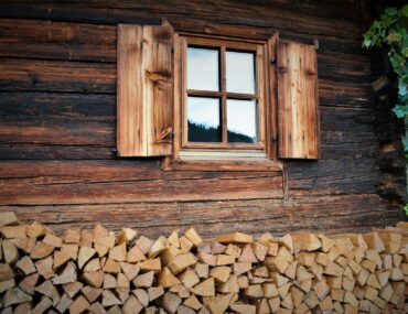 Fenêtre bois : pourquoi la favoriser en face des autres matériaux