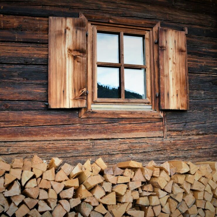 Fenêtre bois : pourquoi la favoriser en face des autres matériaux