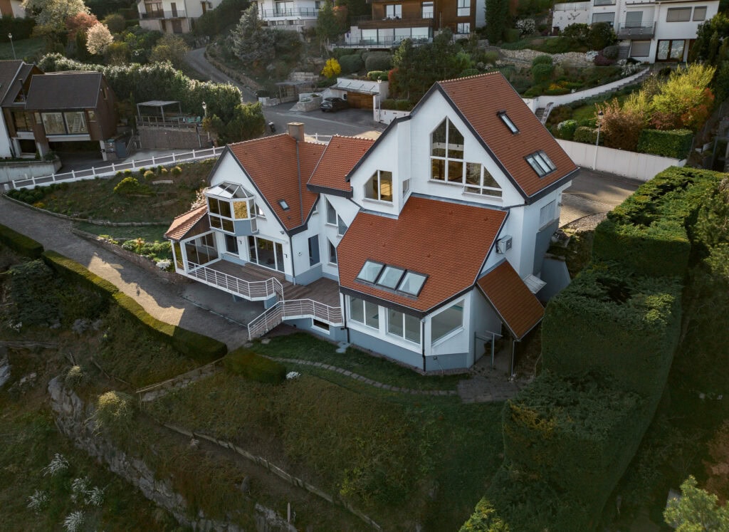 Fenêtres trapèzes et triangulaires design en Alsace par notre partenaire