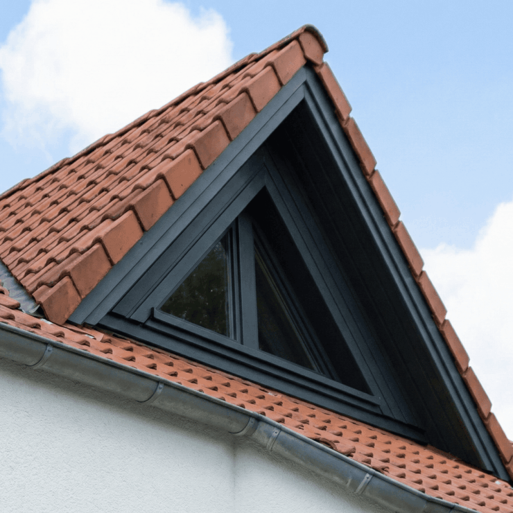 Fenêtre triangulaire : la signature design de votre maison
