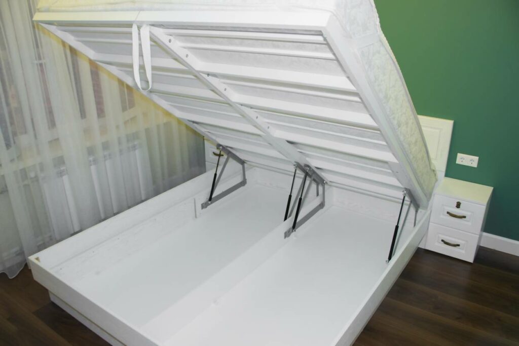 lit coffre en bois rangement capacité ouverture