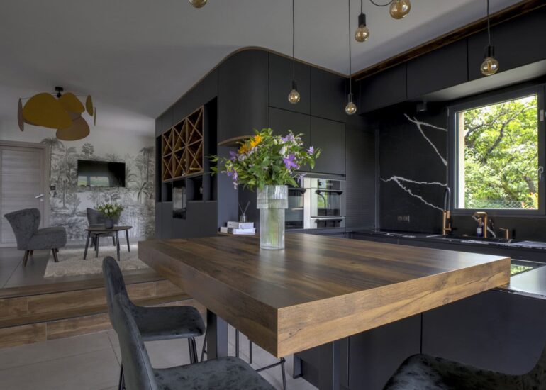 Cuisine sur-mesure avec cave à vin proche de Bourg-en-Bresse