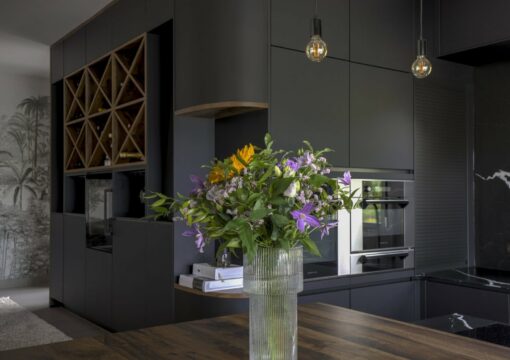 Cuisine sur-mesure avec cave à vin proche de Bourg-en-Bresse