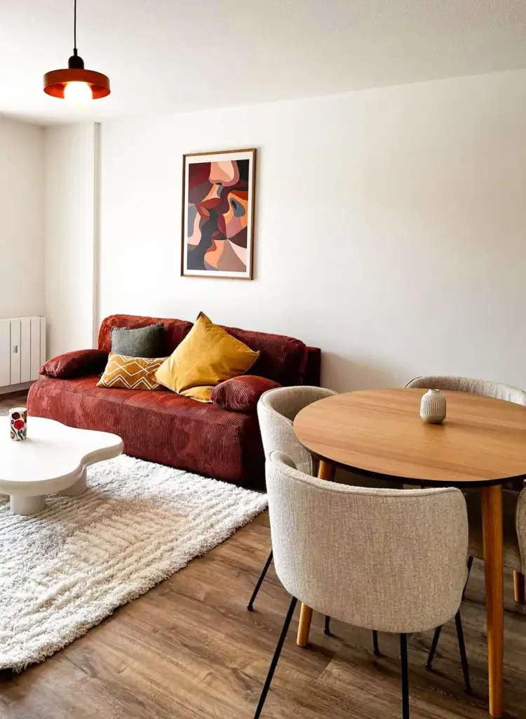 Nombre de coussins sur un canapé terracotta