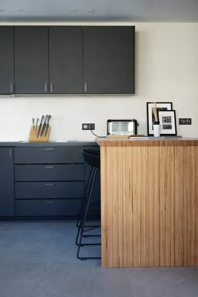 Jambage en bois d'un appartement T3 de 110 m2 dans le Var