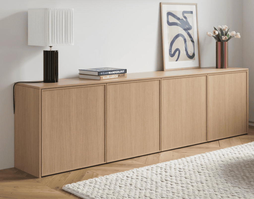 Remplacer les portes d’un meuble TV Ikea : l’alternative design avec Plum
