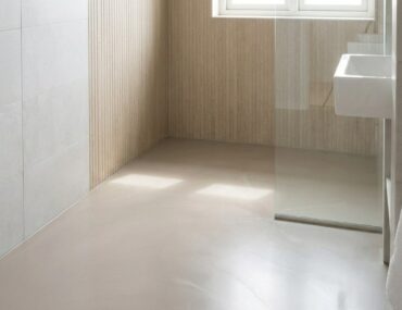 Recouvrir le carrelage de sa salle de bain : 9 solutions sans le casser