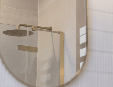 Robinetterie laiton brossé : le retour en force du dans nos salles de bains