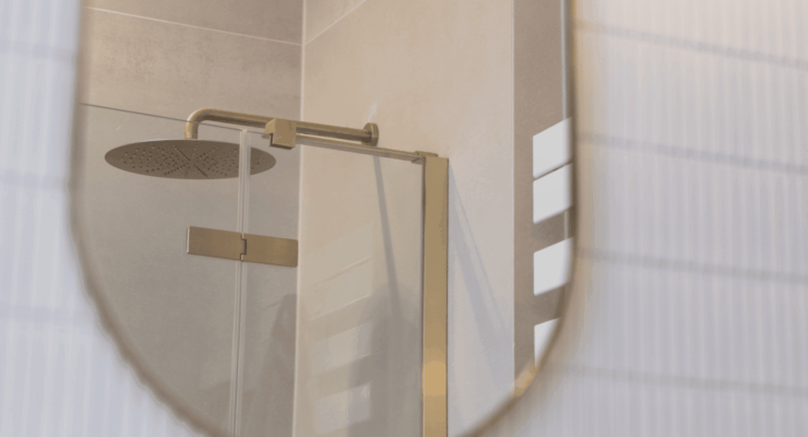 Robinetterie laiton brossé : le retour en force du dans nos salles de bains