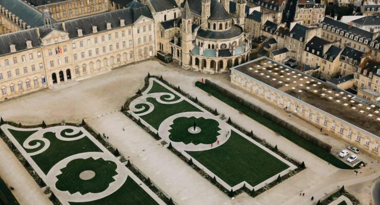 Quelle agence immobilière choisir à Caen : les clés pour dénicher la perle rare