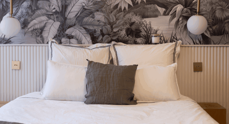 Comment créer une tête de lit Orac Decor : conseils et exemple