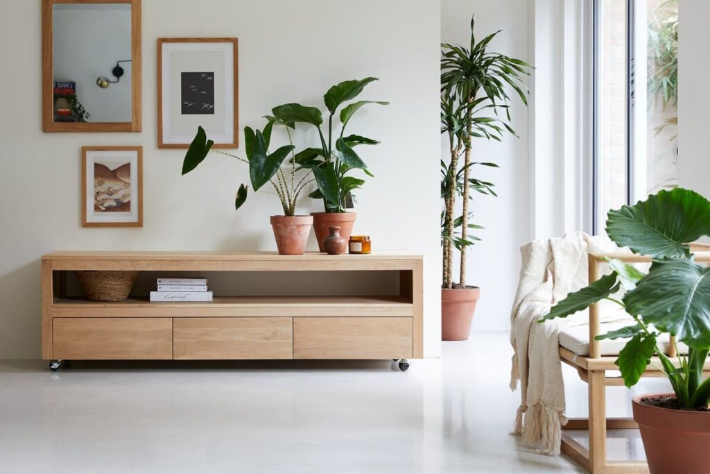 Notre avis sur la marque tikamoon avec ses meubles en bois massif