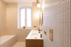 pose carrelage salle de bain moderne
