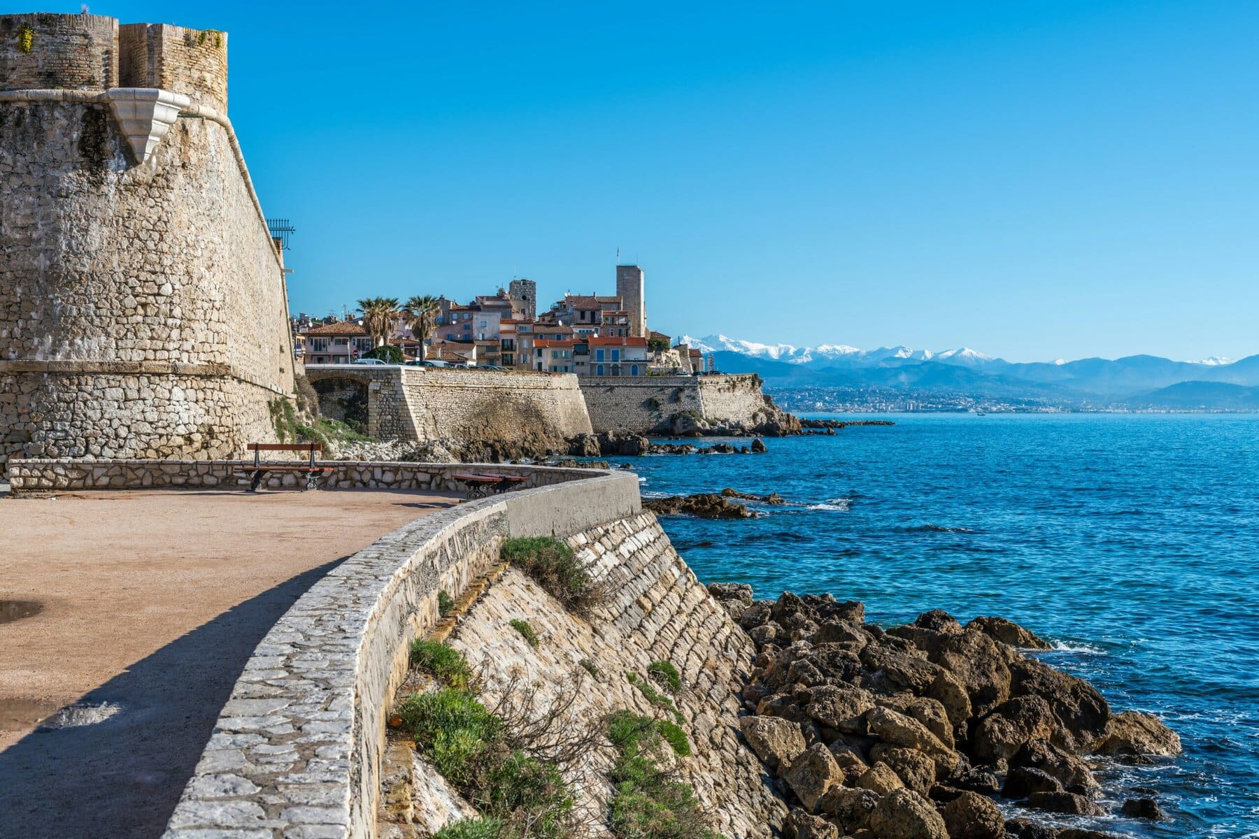 Investissement locatif à Antibes : la solution clé en main