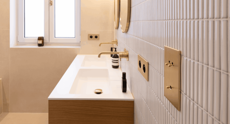 Prix de pose d&rsquo;une prise électrique en rénovation : ce qu&rsquo;il faut vraiment prévoir