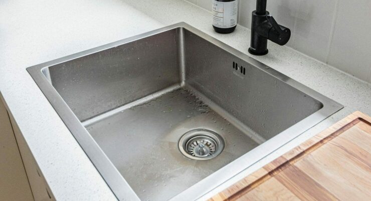 Comment changer son évier ? Le guide complet pour réussir sans stress