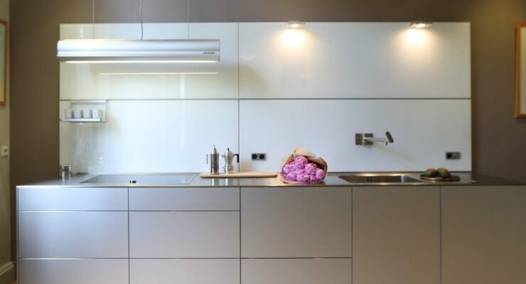 Choisir un cuisiniste à Lille : allier sur mesure, design et expertise locale