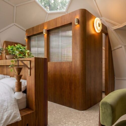 Aménagement intérieur d&rsquo;un dôme géodésique : un refuge en pleine nature