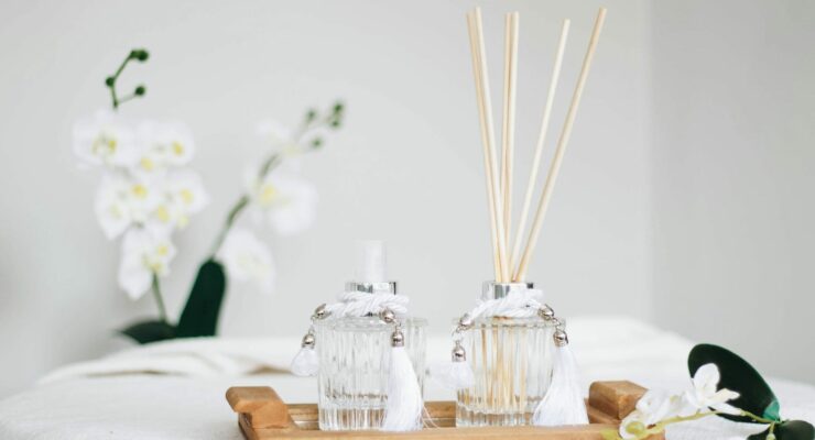 Parfum d’intérieur : comment transformer l’atmosphère de votre maison par les sens