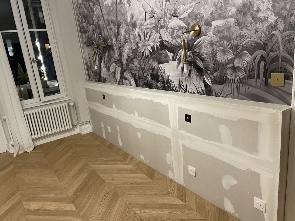 pose d eprise électrique tête de lit placo