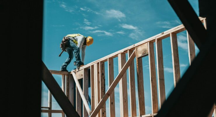 Prix d&rsquo;une construction de maison : vaut-il mieux rénover ?