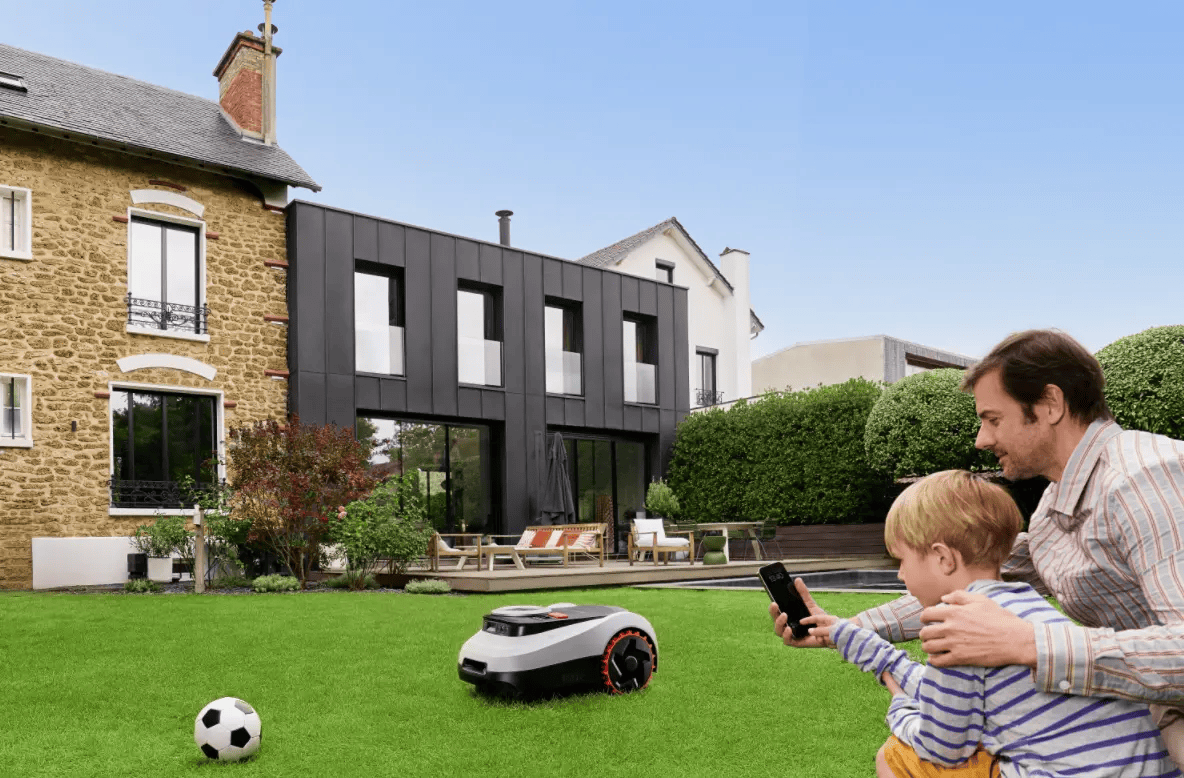 Du travail du week-end à une routine sans effort : comment le jardinage intelligent transforme l’entretien de la pelouse