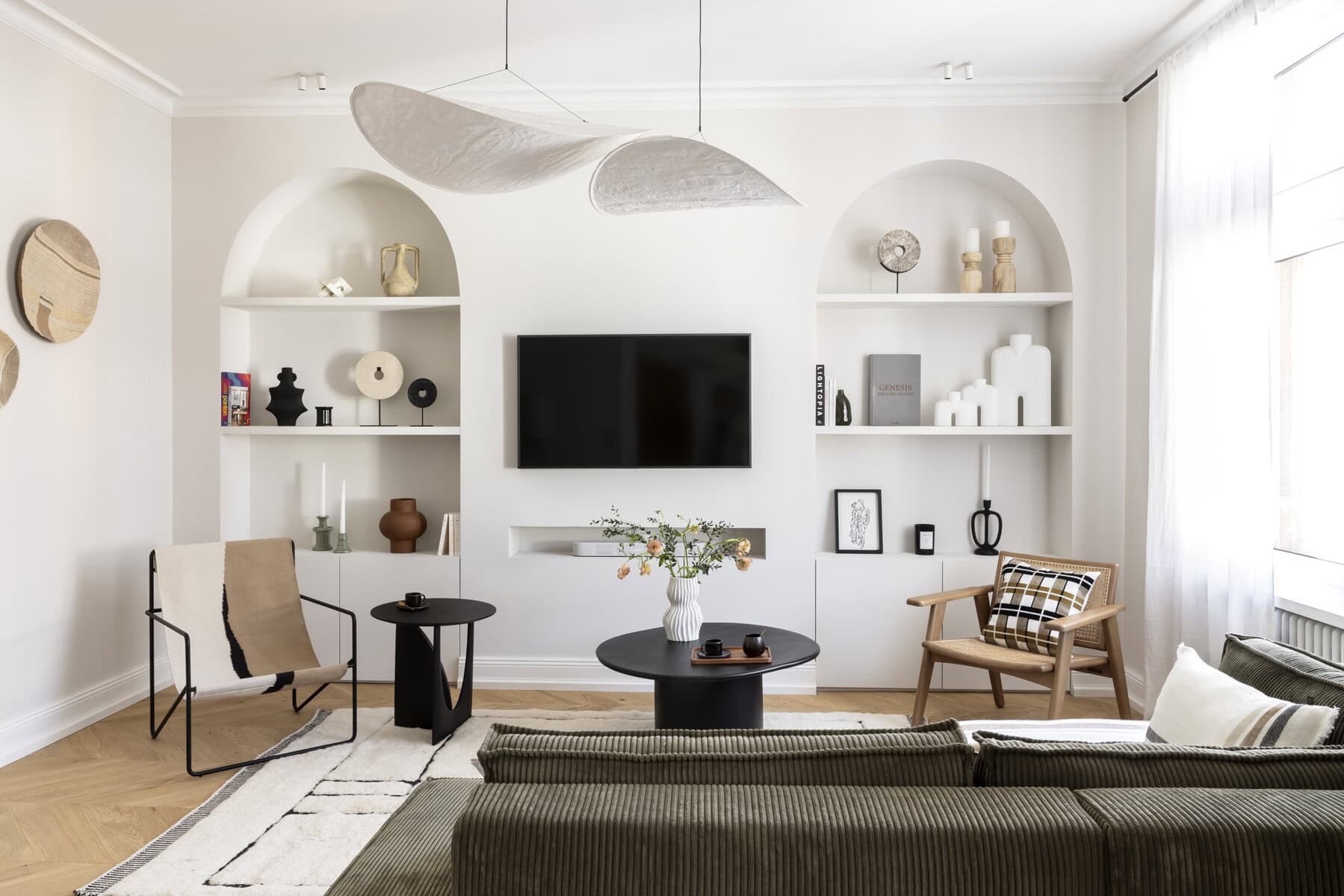 Salon haussmannien rénové en partenariat Ynspir et Montclair pour un investissement Loi Malraux à Bordeaux