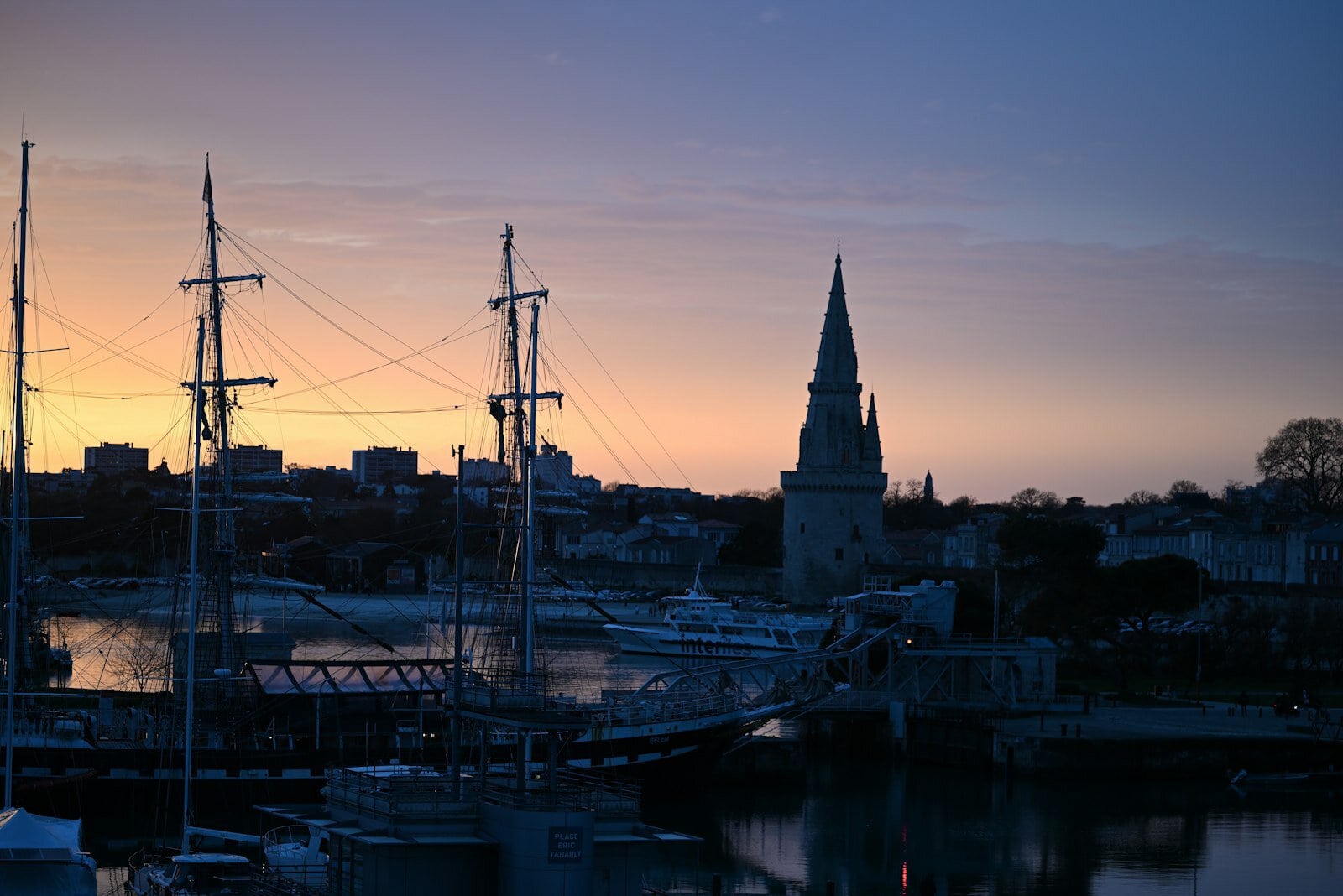 Investissement locatif à La Rochelle : guide d&rsquo;architectes d&rsquo;intérieur