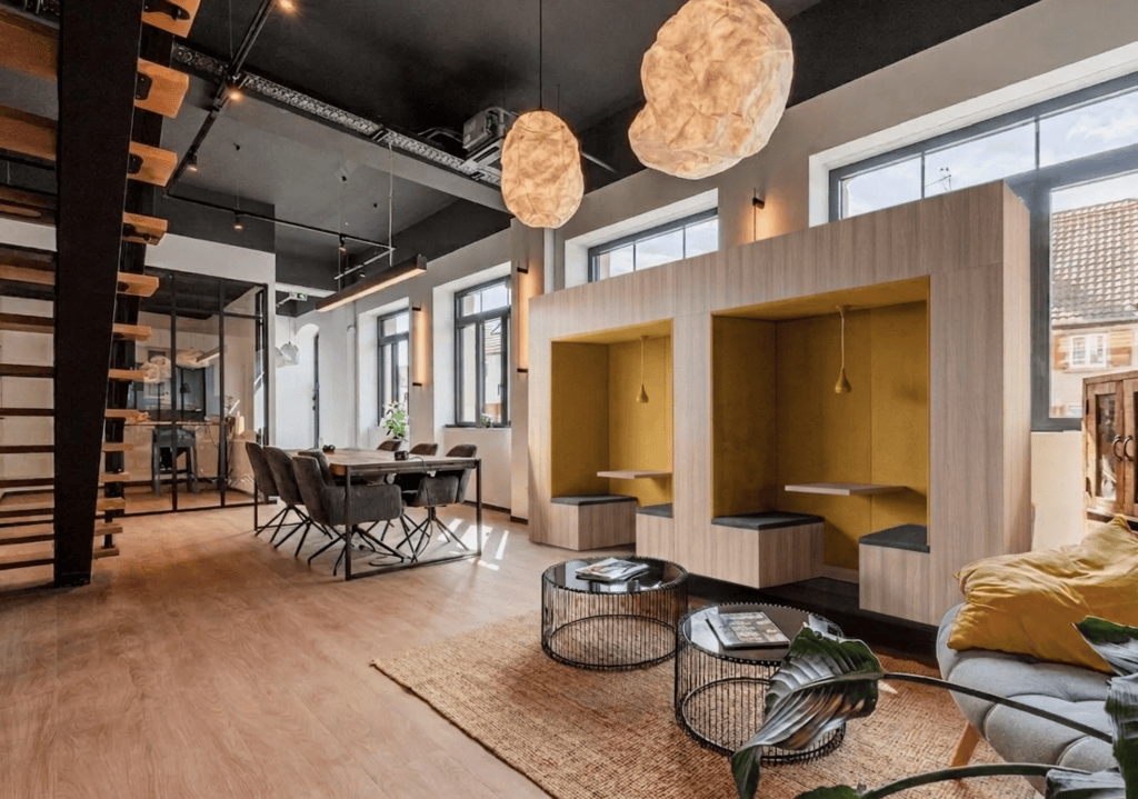 Exemple d'alcôve acoustique imaginée par nos équipes pour un openspace