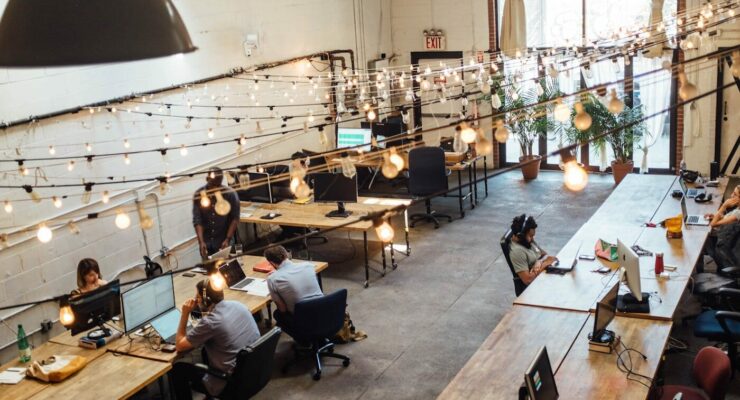 Aménagement espace coworking : zonage, acoustique et style